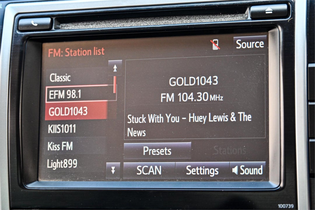 2017 Toyota Camry Atara S, Automatic, 99330 km, Photo 10