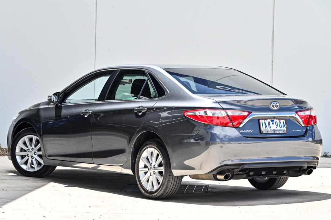 2017 Toyota Camry Atara S, Automatic, 99330 km, Photo 2