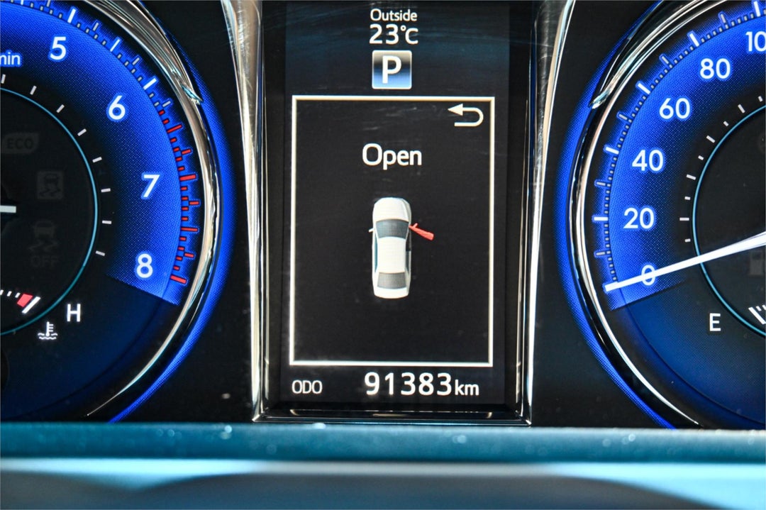 2017 Toyota Camry Atara S, Automatic, 99330 km, Photo 9