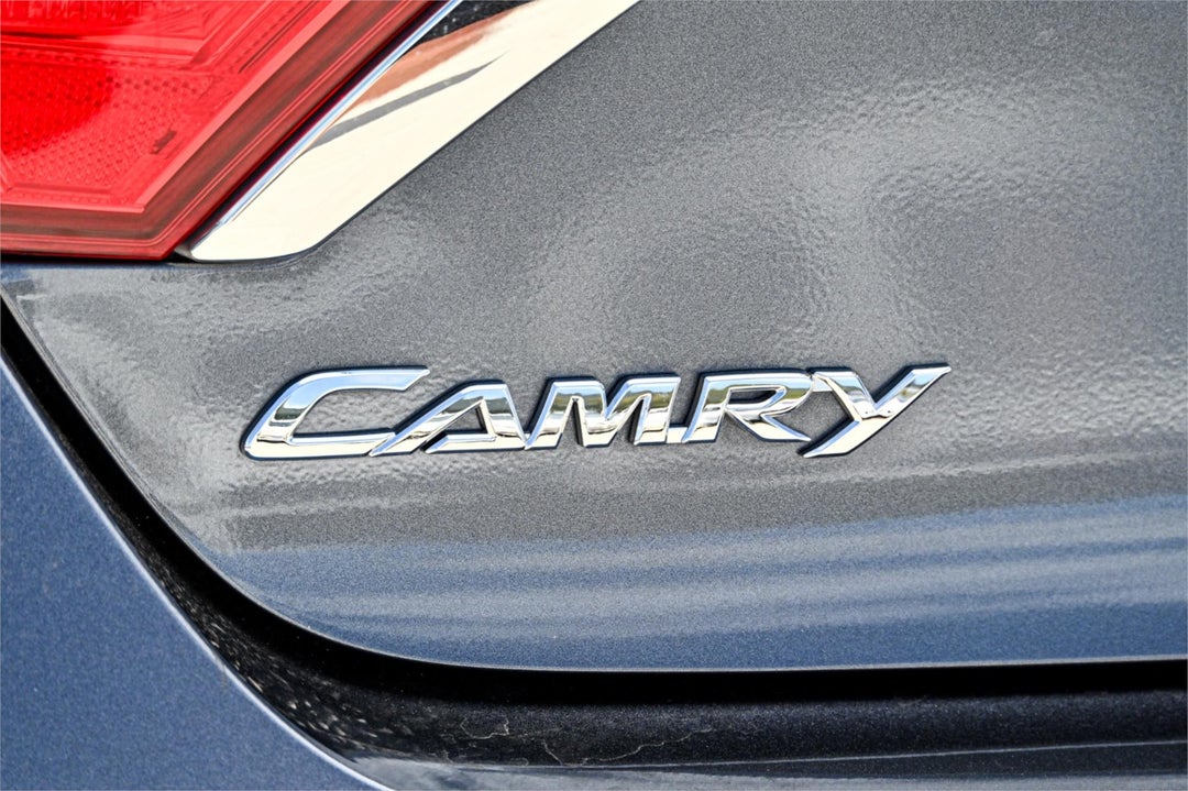 2017 Toyota Camry Atara S, Automatic, 99330 km, Photo 4