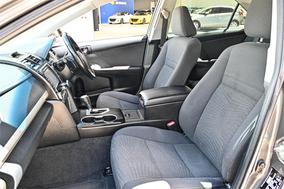 2017 Toyota Camry Atara S, Automatic, 99330 km, Photo 16