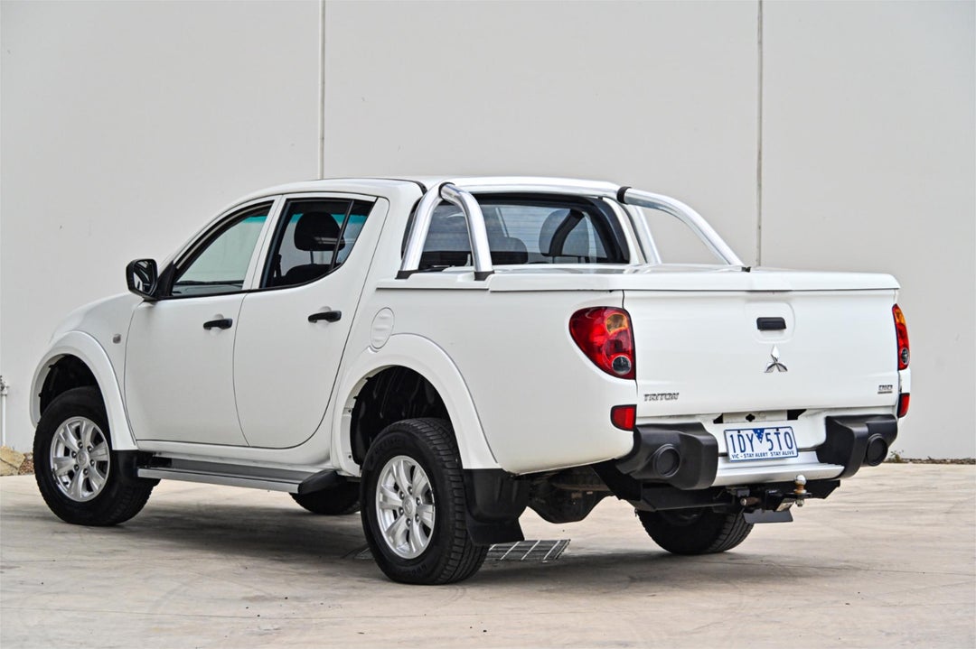 2014 Mitsubishi Triton Glx, Manual, 215236 km, Photo 2