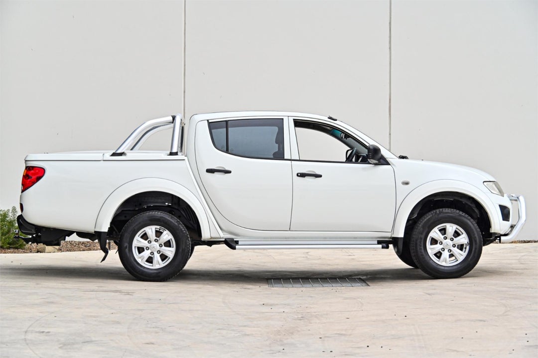 2014 Mitsubishi Triton Glx, Manual, 215236 km, Photo 4