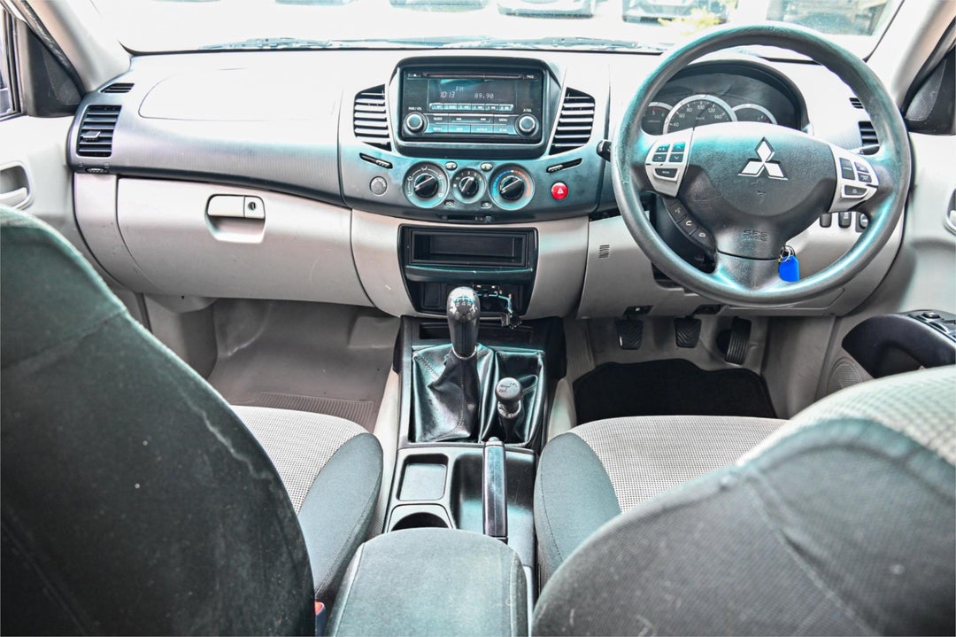 2014 Mitsubishi Triton Glx, Manual, 215236 km, Photo 8