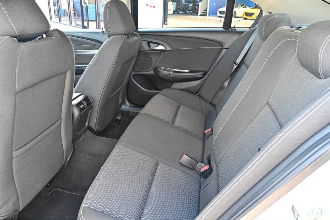 2015 Holden Commodore Evoke, Automatic, 208631 km, Photo 18