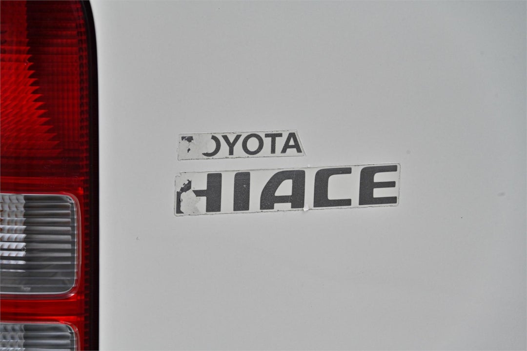 2014 Toyota Hiace Commuter, Automatic, 122430 km, Photo 4