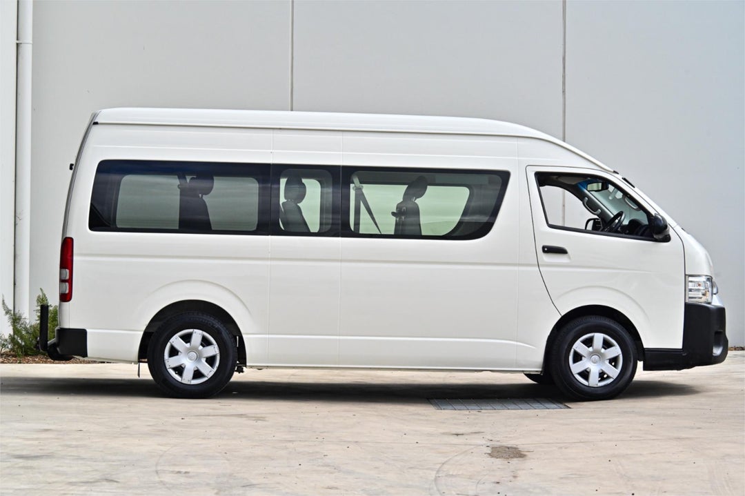 2014 Toyota Hiace Commuter, Automatic, 122430 km, Photo 3