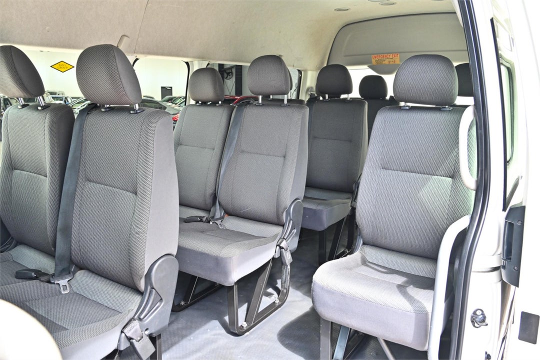 2014 Toyota Hiace Commuter, Automatic, 122430 km, Photo 17