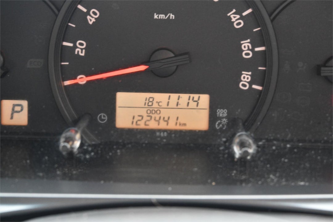 2014 Toyota Hiace Commuter, Automatic, 122430 km, Photo 12