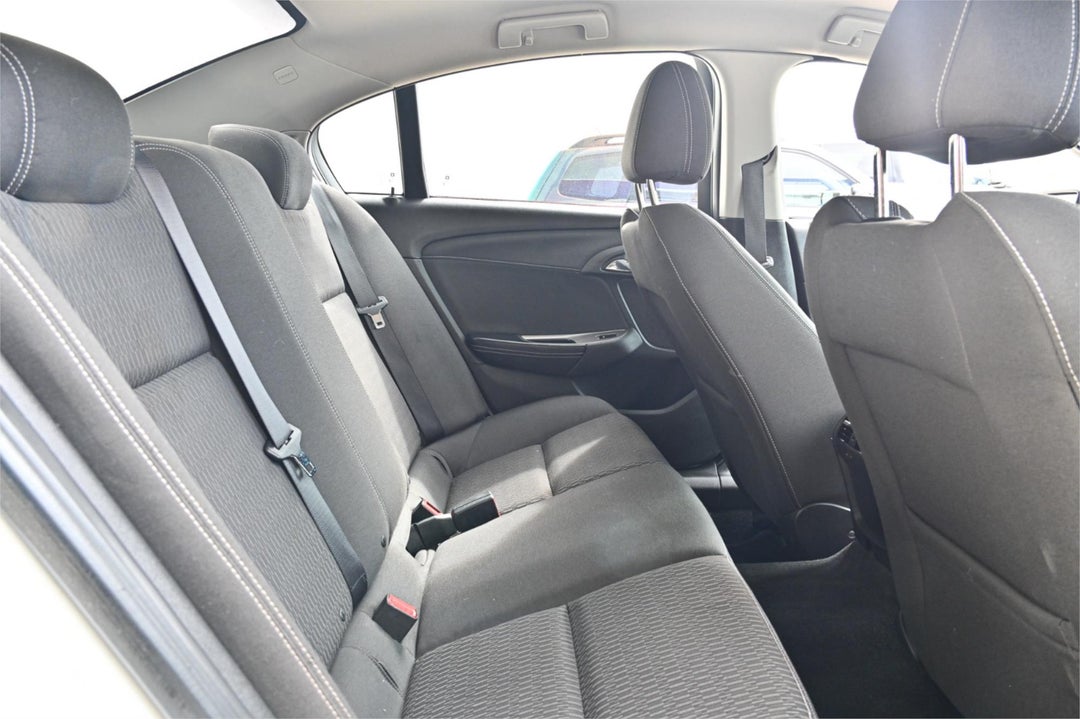 2017 Holden Commodore Evoke, Automatic, 110503 km, Photo 12