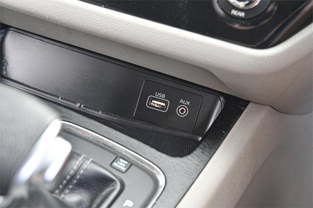 2018 Kia Carnival S, Automatic, 125000 km, Photo 16