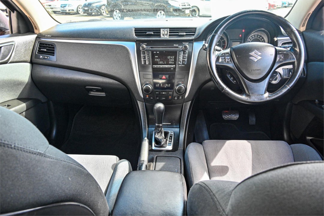 2012 Suzuki Kizashi Touring, Manual, 180541 km, Photo 6