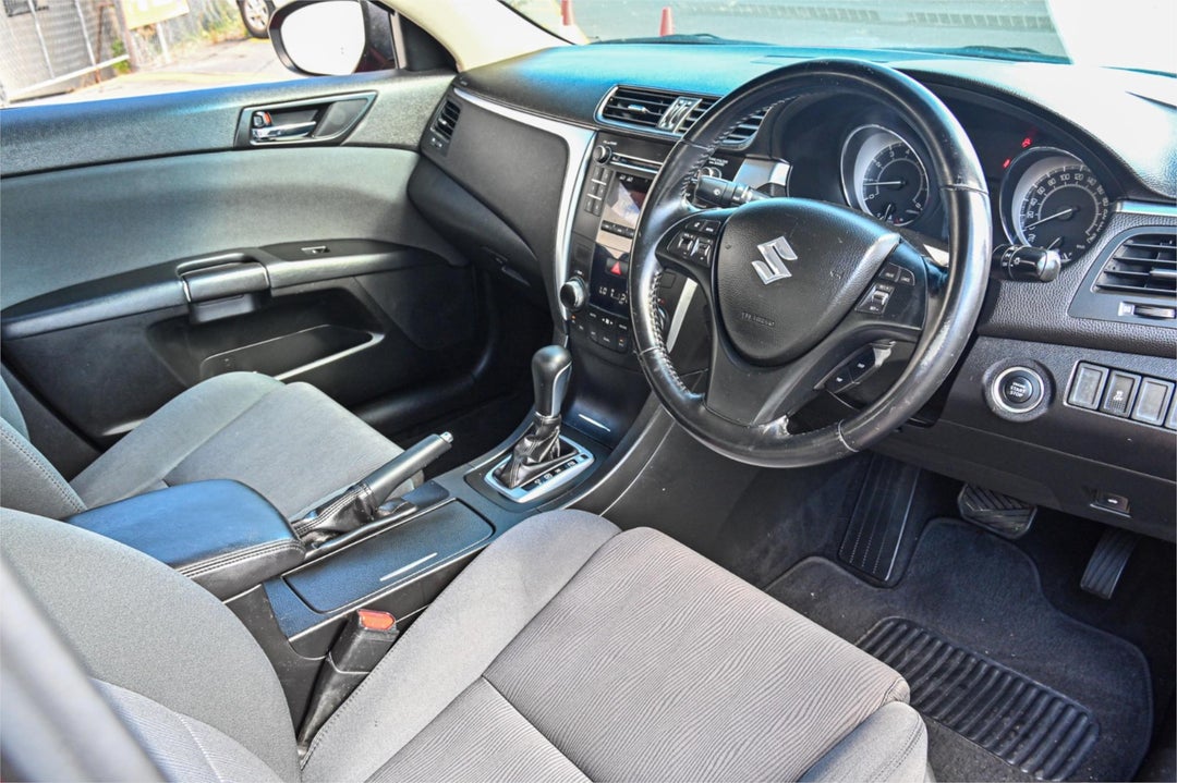 2012 Suzuki Kizashi Touring, Manual, 180541 km, Photo 7