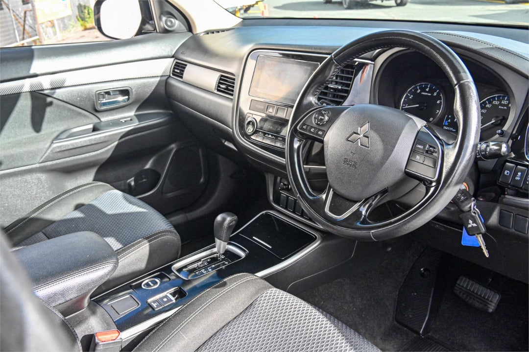 2017 Mitsubishi Outlander Ls  Safety Pack, Manual, 154104 km, Photo 5