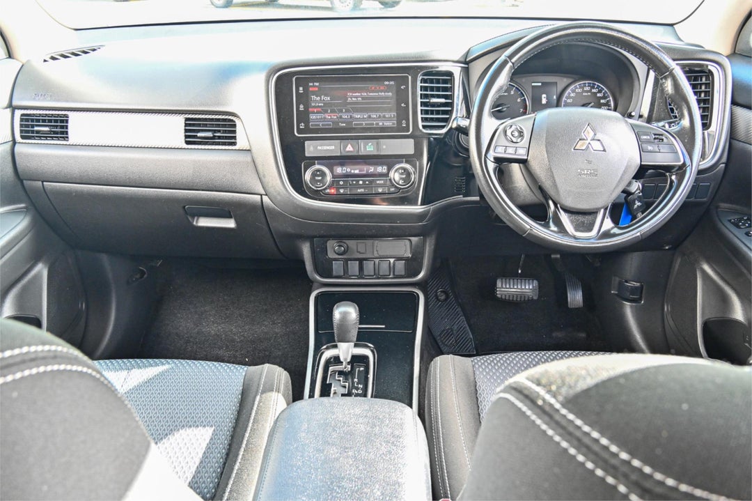 2017 Mitsubishi Outlander Ls  Safety Pack, Manual, 154104 km, Photo 6