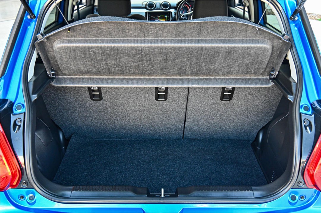 2017 Suzuki Swift Gl, Manual, 77075 km, Photo 5