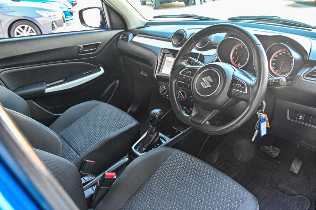 2017 Suzuki Swift Gl, Manual, 77075 km, Photo 6