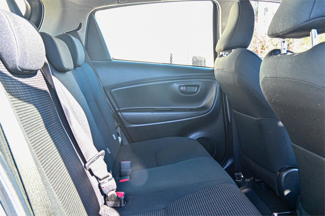 2017 Toyota Yaris Ascent, Manual, 94684 km, Photo 16