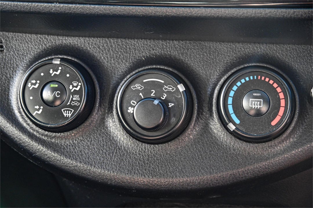 2017 Toyota Yaris Ascent, Manual, 94684 km, Photo 15