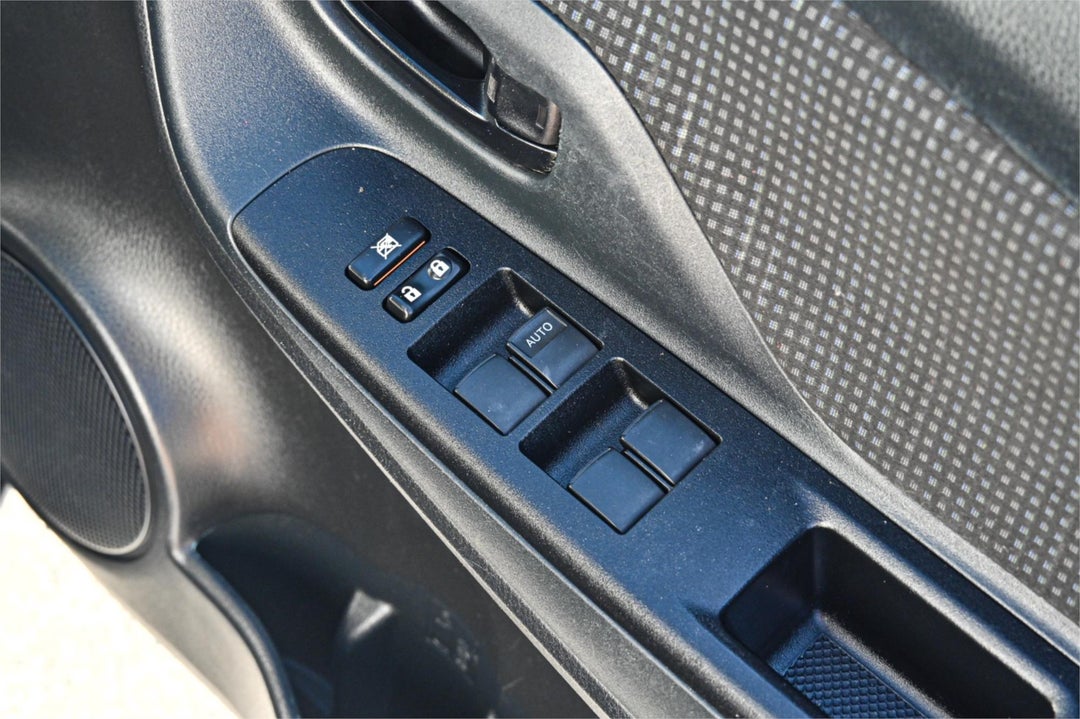 2017 Toyota Yaris Ascent, Manual, 94684 km, Photo 17