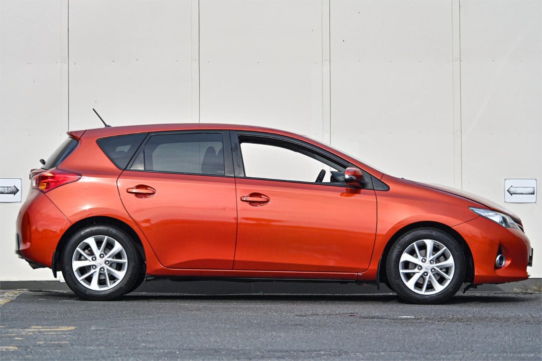 2014 Toyota Corolla Ascent Sport, Manual, 229008 km, Photo 2