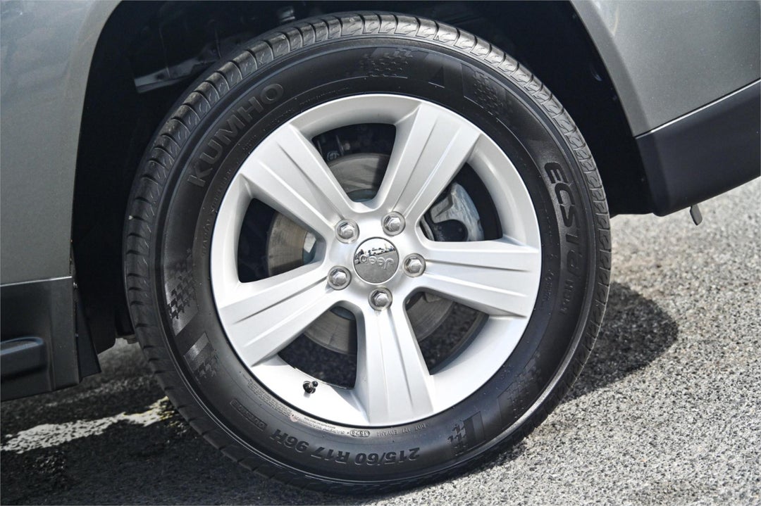 2013 Jeep Compass Sport, Automatic, 133454 km, Photo 4