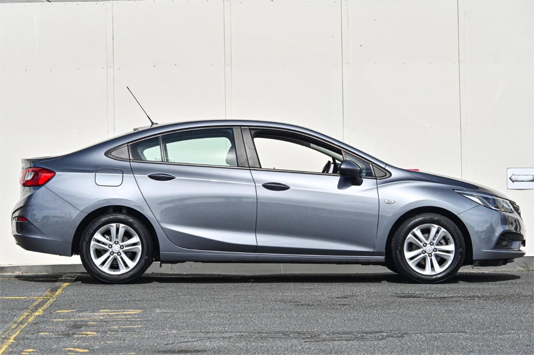 2017 Holden Astra Ls, Automatic, 86405 km, Photo 3