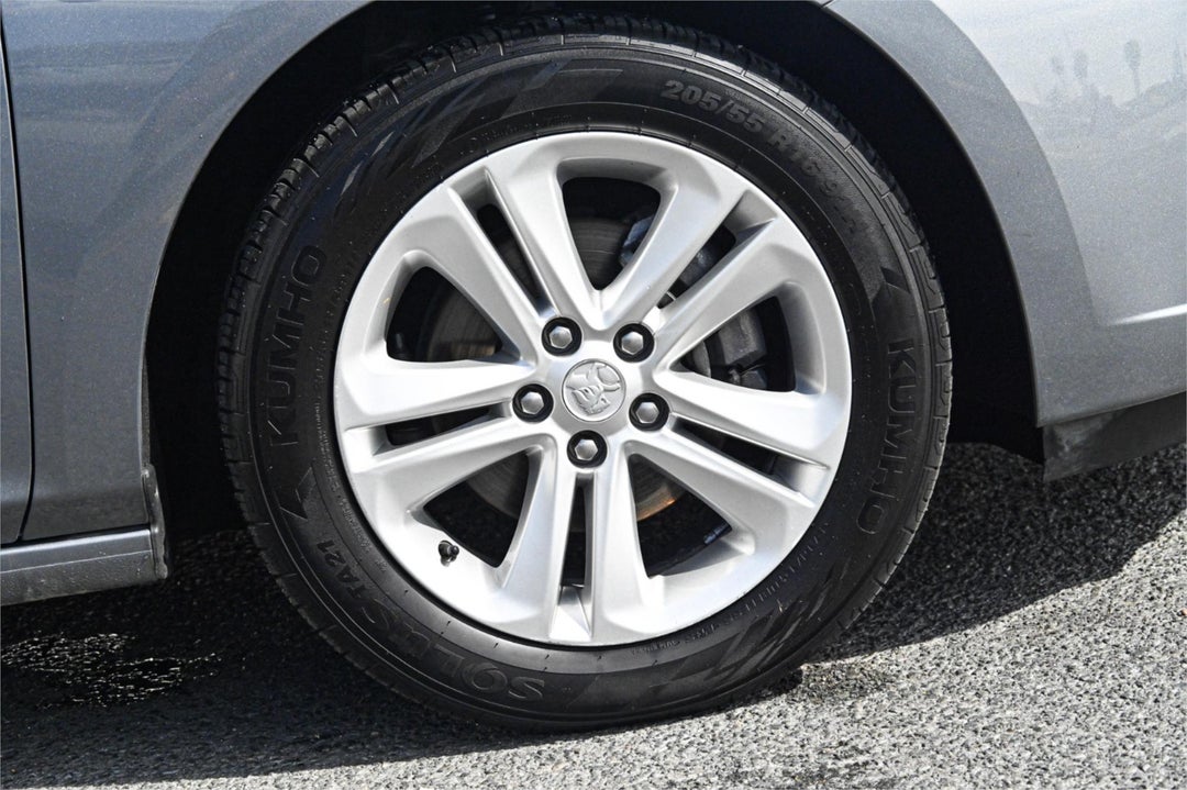 2017 Holden Astra Ls, Automatic, 86405 km, Photo 5