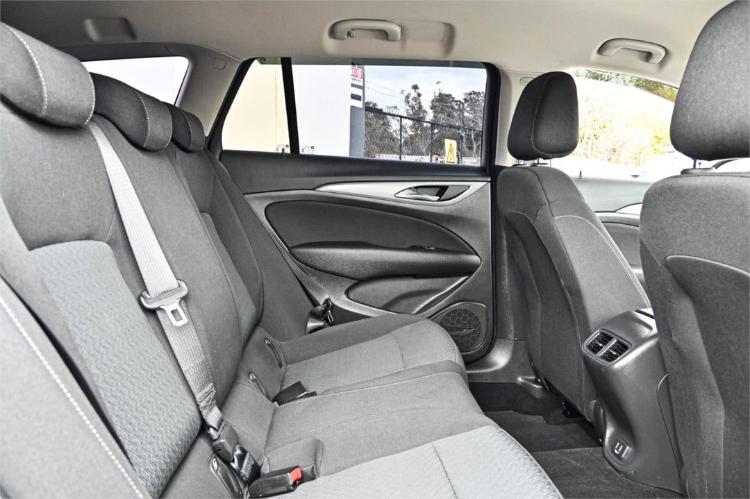 2019 Holden Commodore Lt, Automatic, 99097 km, Photo 18