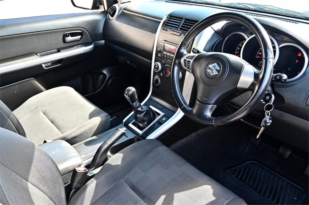 2009 Suzuki Grand Vitara (4x4), Manual, 166899 km, Photo 8