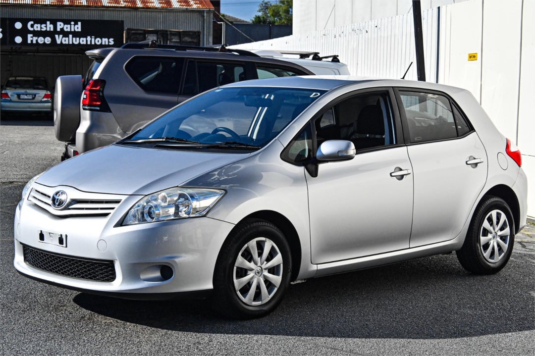 2010 Toyota Corolla Ascent, Automatic, 111945 km, Photo 2