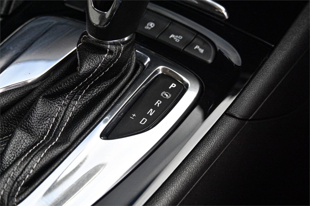 2019 Holden Commodore Rs, Automatic, 137925 km, Photo 8