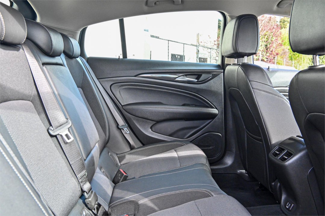 2019 Holden Commodore Rs, Automatic, 137925 km, Photo 19