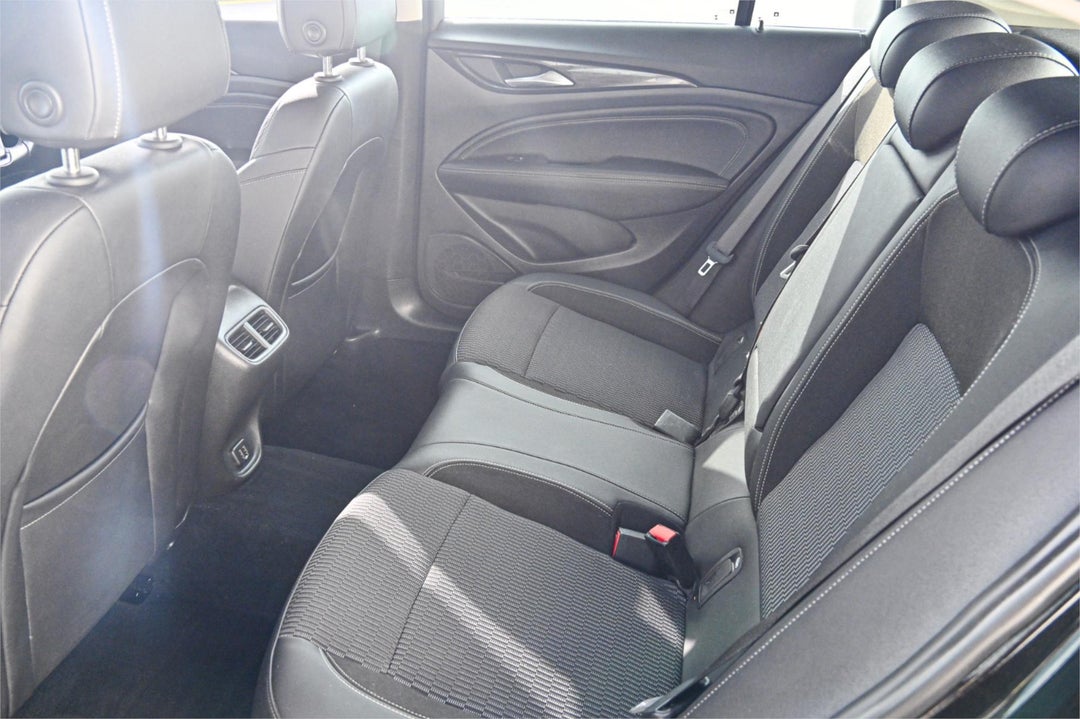 2019 Holden Commodore Rs, Automatic, 137925 km, Photo 18