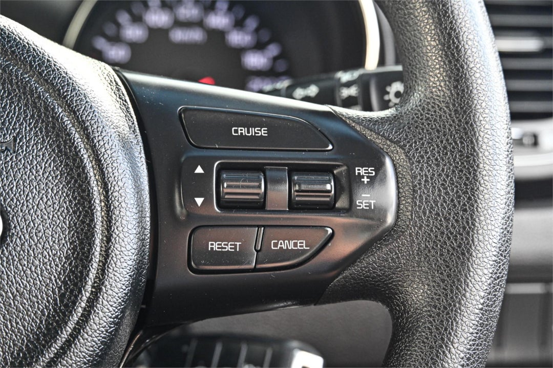 2016 Kia Carnival S, Automatic, 205588 km, Photo 9