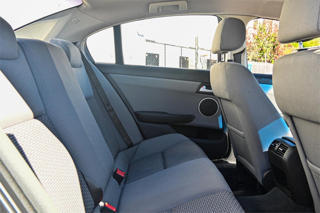 2012 Holden Commodore Omega, Automatic, 118413 km, Photo 12