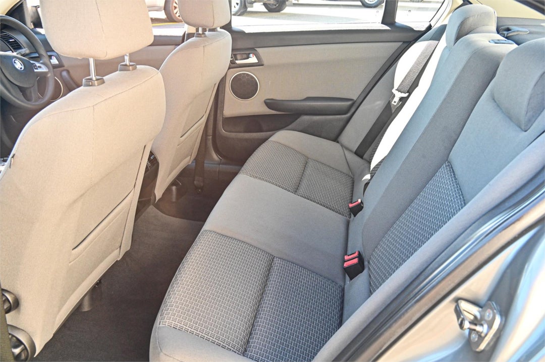 2012 Holden Commodore Omega, Automatic, 118413 km, Photo 17