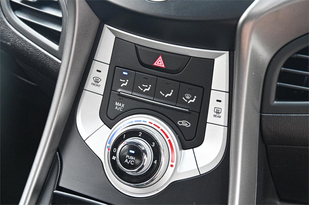 2011 Hyundai Elantra Active, Automatic, 127836 km, Photo 13