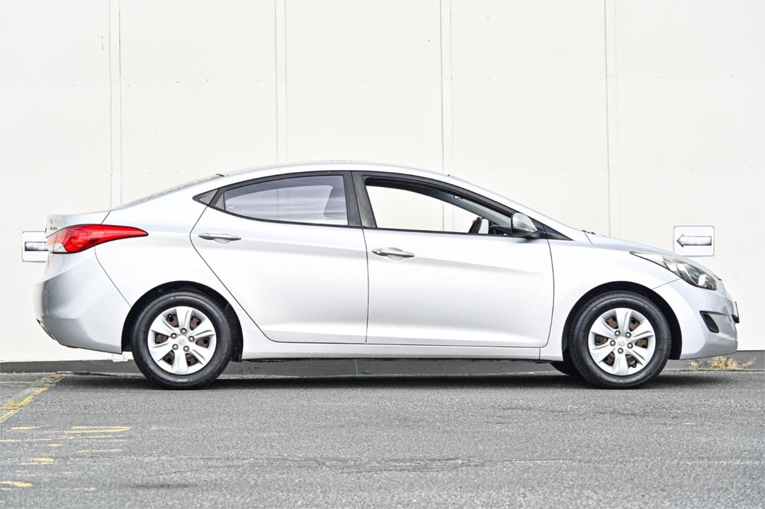 2011 Hyundai Elantra Active, Automatic, 127836 km, Photo 3