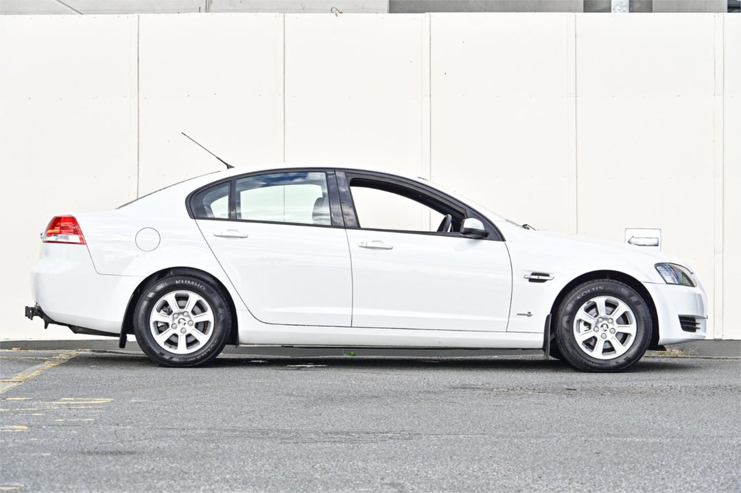 2011 Holden Commodore Omega, Automatic, 111212 km, Photo 3
