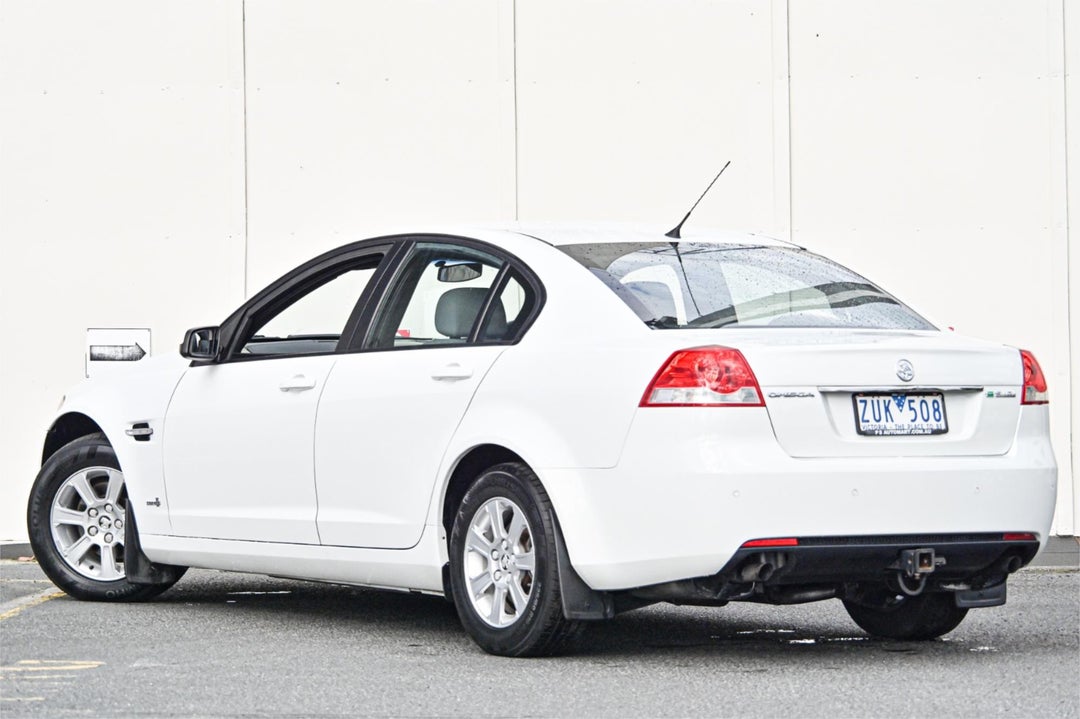 2011 Holden Commodore Omega, Automatic, 111212 km, Photo 2