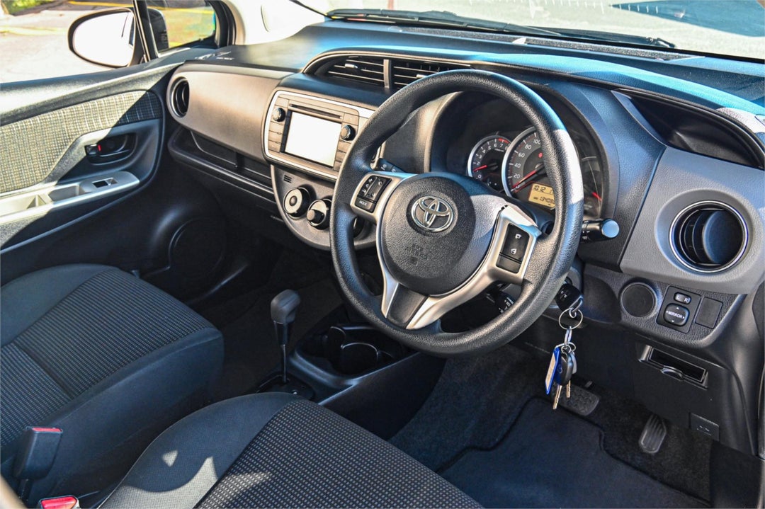 2015 Toyota Yaris Ascent, Automatic, 134078 km, Photo 5