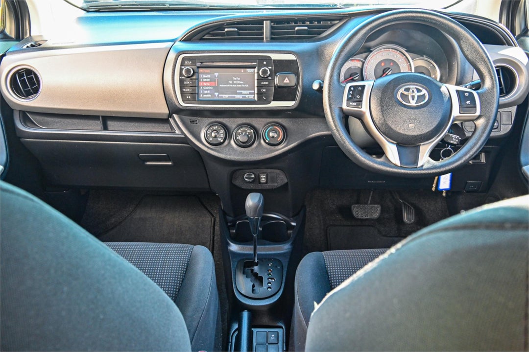 2015 Toyota Yaris Ascent, Automatic, 134078 km, Photo 4