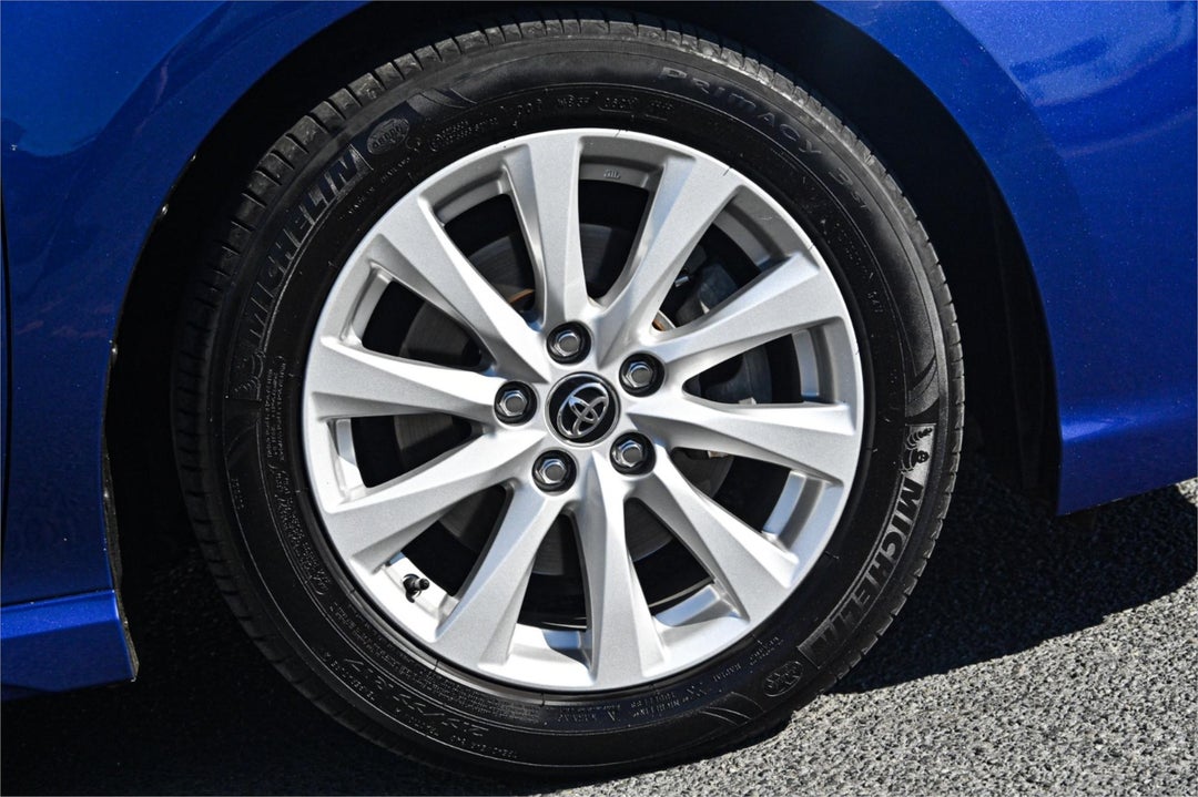 2019 Toyota Camry Sx, Automatic, 131555 km, Photo 5