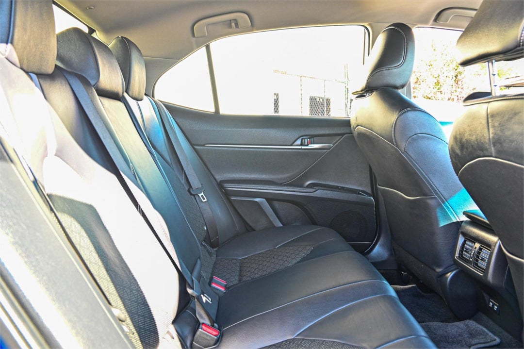 2019 Toyota Camry Sx, Automatic, 131555 km, Photo 19