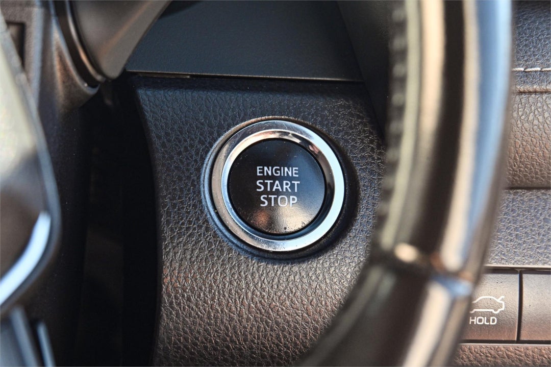 2019 Toyota Camry Sx, Automatic, 131555 km, Photo 9