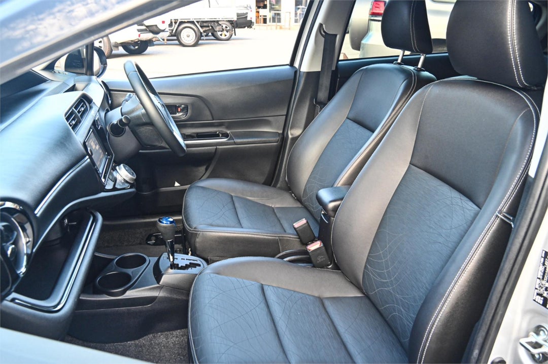 2016 Toyota Prius C I-tech, Manual, 57451 km, Photo 14