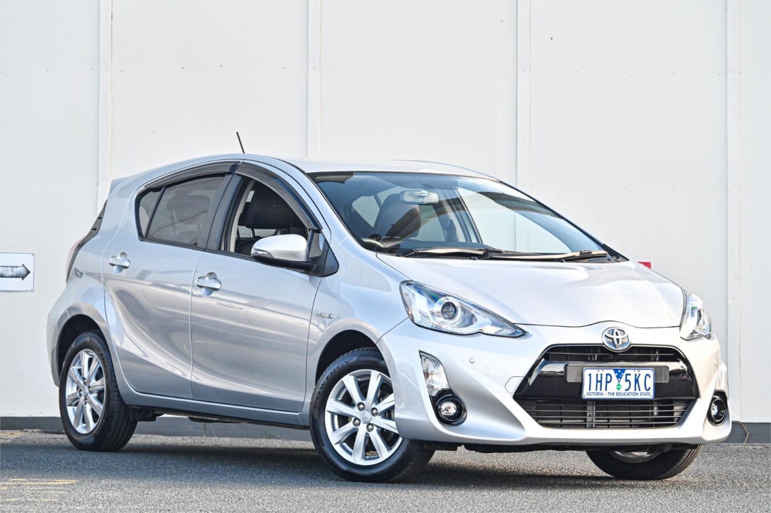 2016 Toyota Prius C I-tech, Manual, 57451 km, Photo 1