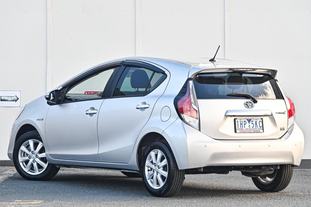 2016 Toyota Prius C I-tech, Manual, 57451 km, Photo 2