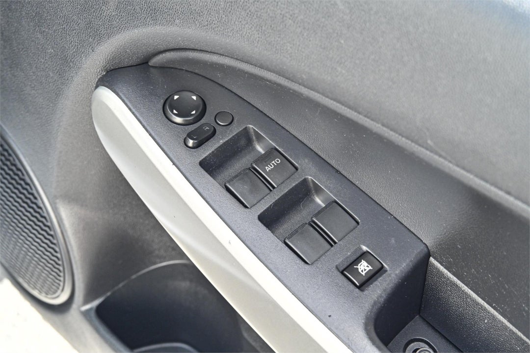 2012 Mazda 2 Neo, Automatic, 156369 km, Photo 16